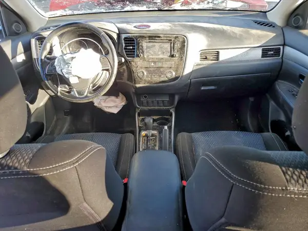JA4AD2A33HZ015820 2017 MITSUBISHI OUTLANDER - Image 8