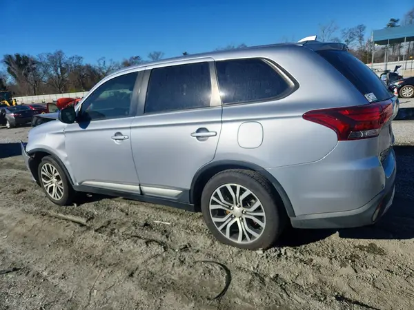 JA4AD2A33HZ018135 2017 MITSUBISHI OUTLANDER - Image 2