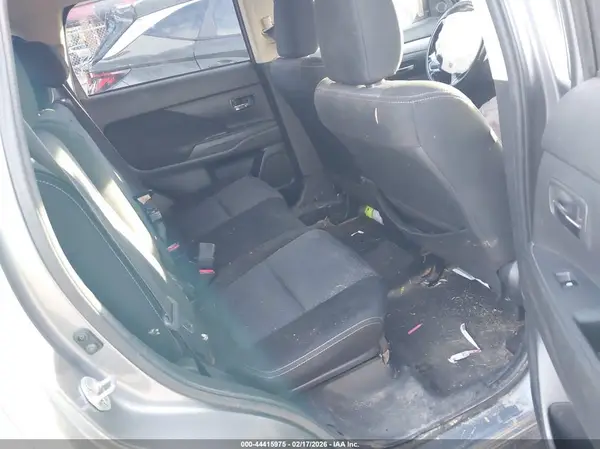 JA4AD2A33HZ032388 2017 MITSUBISHI OUTLANDER - Image 8