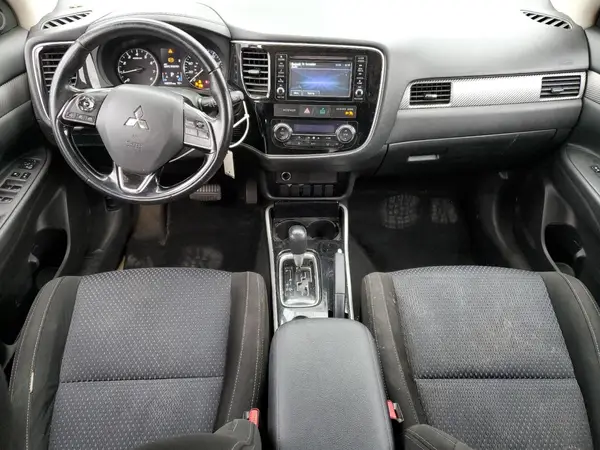 JA4AD2A33HZ038580 2017 MITSUBISHI OUTLANDER - Image 8