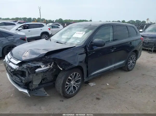 JA4AD2A33HZ047649 2017 MITSUBISHI OUTLANDER - Image 2