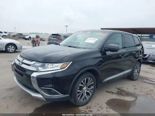 JA4AD2A33HZ048235 2017 MITSUBISHI OUTLANDER - Image 2