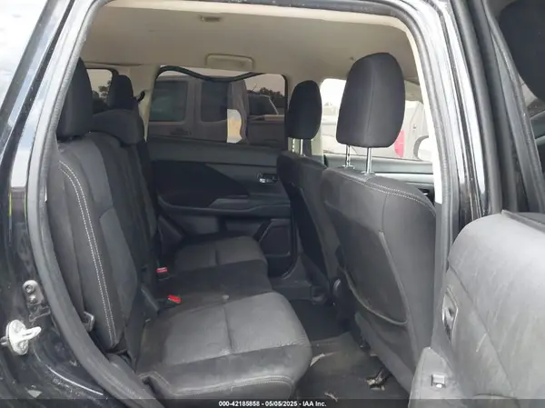 JA4AD2A33HZ048882 2017 MITSUBISHI OUTLANDER - Image 8