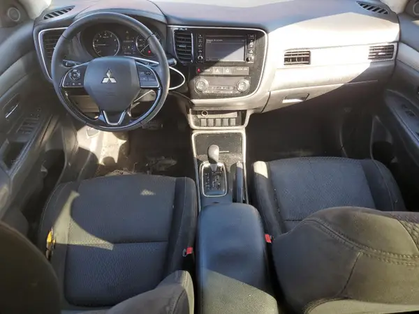 JA4AD2A33HZ051555 2017 MITSUBISHI OUTLANDER - Image 8