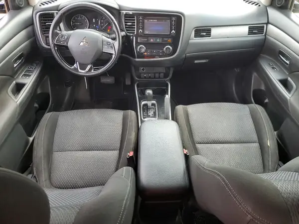 JA4AD2A33HZ053273 2017 MITSUBISHI OUTLANDER - Image 8