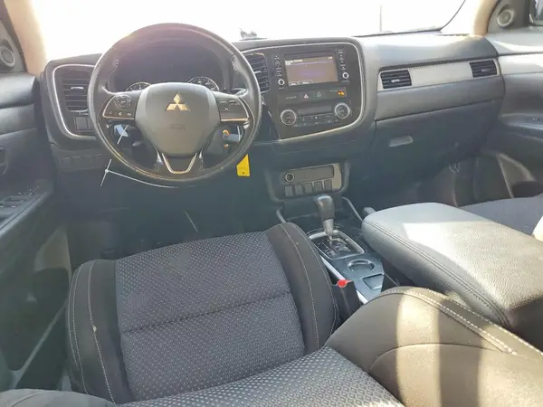 JA4AD2A33HZ054343 2017 MITSUBISHI OUTLANDER - Image 8