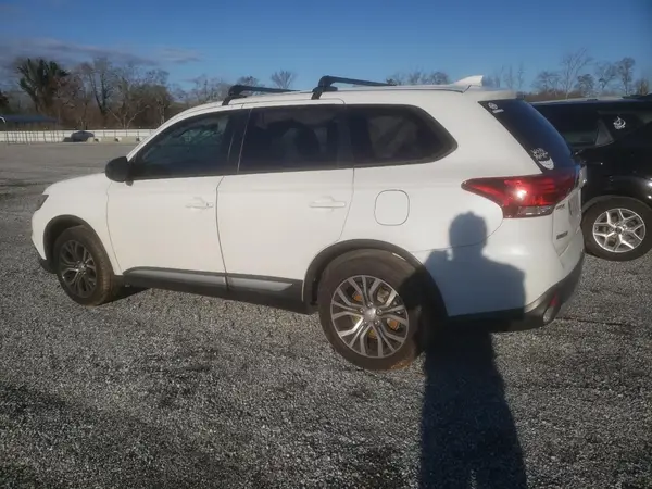 JA4AD2A33HZ065536 2017 MITSUBISHI OUTLANDER - Image 2