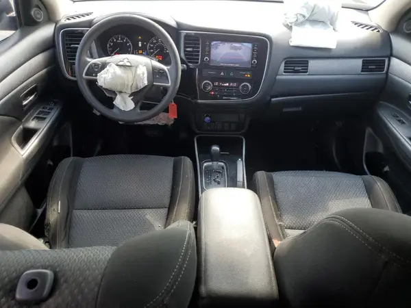JA4AD2A33JJ002618 2018 MITSUBISHI OUTLANDER - Image 8