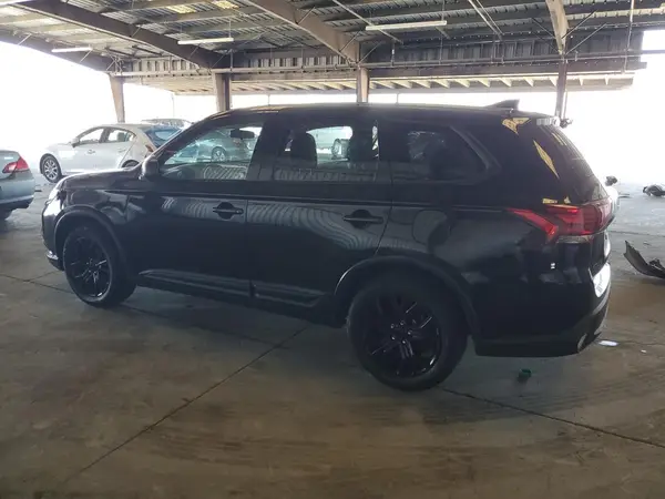 JA4AD2A33JJ004868 2018 MITSUBISHI OUTLANDER - Image 2