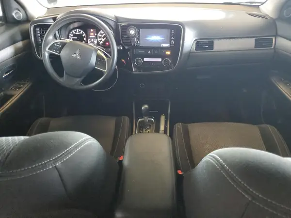 JA4AD2A33JJ004868 2018 MITSUBISHI OUTLANDER - Image 8