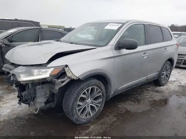 JA4AD2A33JJ006040 2018 MITSUBISHI OUTLANDER - Image 2