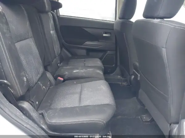 JA4AD2A33JJ006040 2018 MITSUBISHI OUTLANDER - Image 8