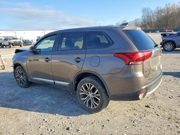 JA4AD2A33JZ026144 2018 MITSUBISHI OUTLANDER - Image 2