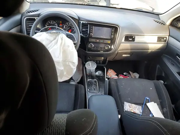 JA4AD2A33JZ026144 2018 MITSUBISHI OUTLANDER - Image 8
