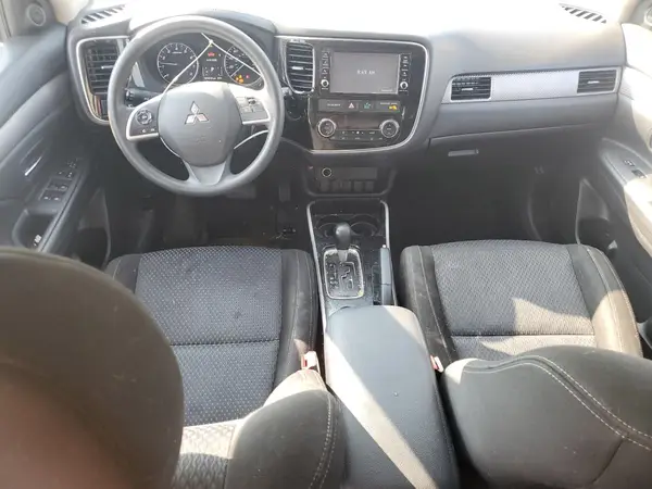 JA4AD2A33JZ033031 2018 MITSUBISHI OUTLANDER - Image 8