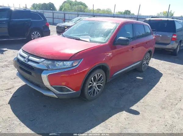 JA4AD2A33JZ040254 2018 MITSUBISHI OUTLANDER - Image 2