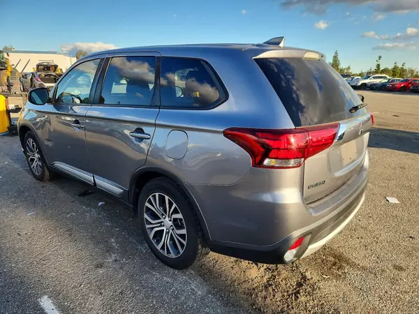 JA4AD2A33JZ052761 2018 MITSUBISHI OUTLANDER - Image 2