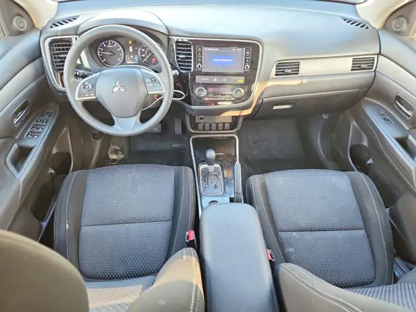 JA4AD2A33JZ052761 2018 MITSUBISHI OUTLANDER - Image 8