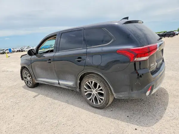JA4AD2A33JZ052971 2018 MITSUBISHI OUTLANDER - Image 2