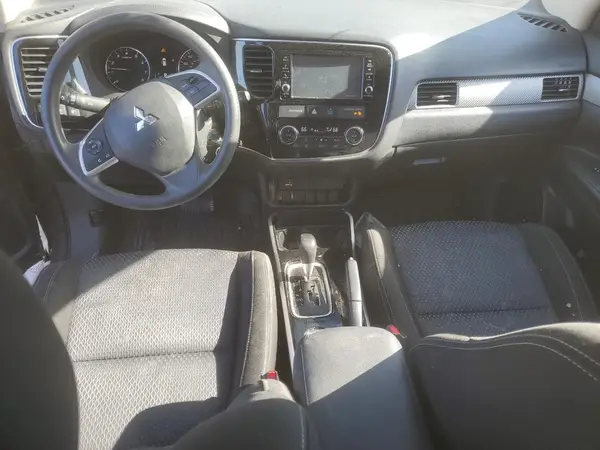 JA4AD2A33JZ054963 2018 MITSUBISHI OUTLANDER - Image 8