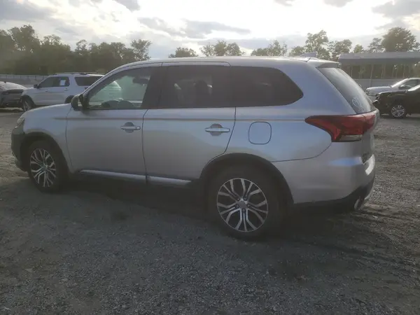 JA4AD2A33JZ055871 2018 MITSUBISHI OUTLANDER - Image 2