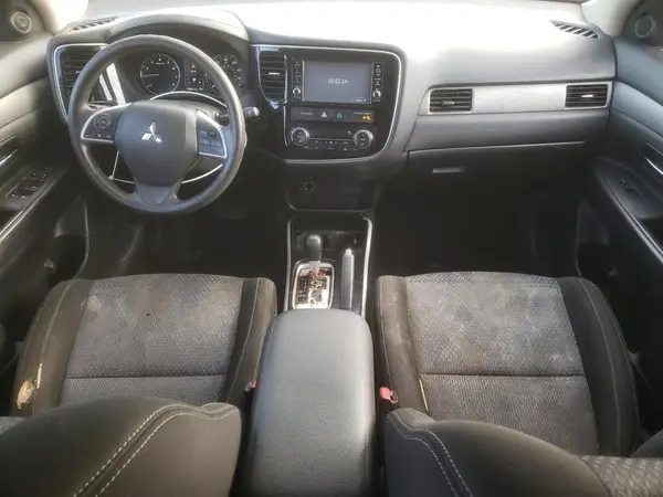 JA4AD2A33JZ055871 2018 MITSUBISHI OUTLANDER - Image 8