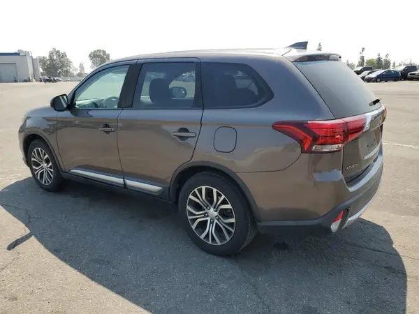 JA4AD2A33JZ057748 2018 MITSUBISHI OUTLANDER - Image 2