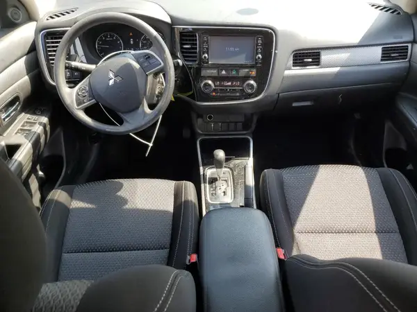 JA4AD2A33JZ057748 2018 MITSUBISHI OUTLANDER - Image 8