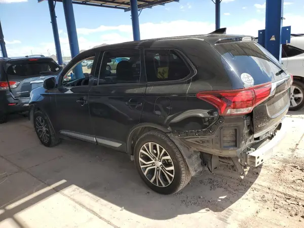 JA4AD2A33JZ061931 2018 MITSUBISHI OUTLANDER - Image 2