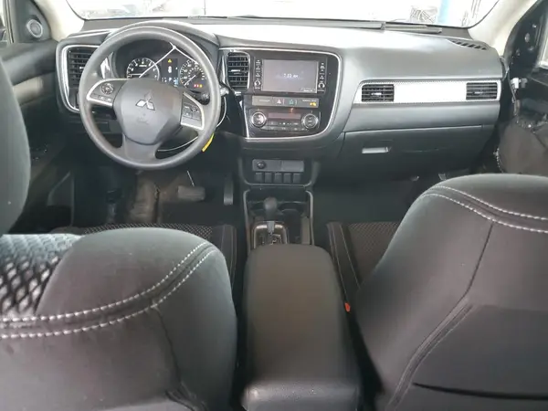 JA4AD2A33JZ061931 2018 MITSUBISHI OUTLANDER - Image 8