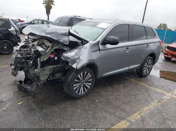 JA4AD2A33KZ007966 2019 MITSUBISHI OUTLANDER - Image 2