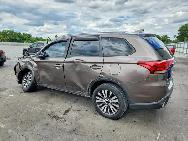 JA4AD2A33KZ011970 2019 MITSUBISHI OUTLANDER - Image 2
