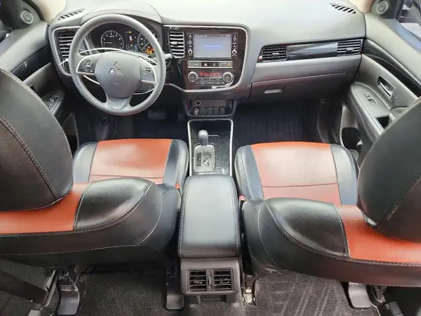 JA4AD2A33KZ011970 2019 MITSUBISHI OUTLANDER - Image 8