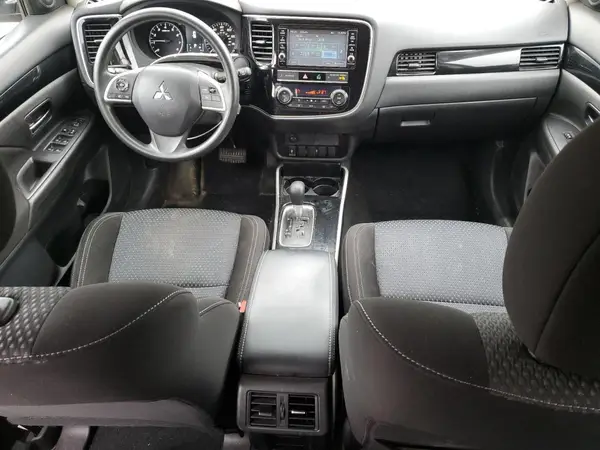 JA4AD2A33KZ015713 2019 MITSUBISHI OUTLANDER - Image 8