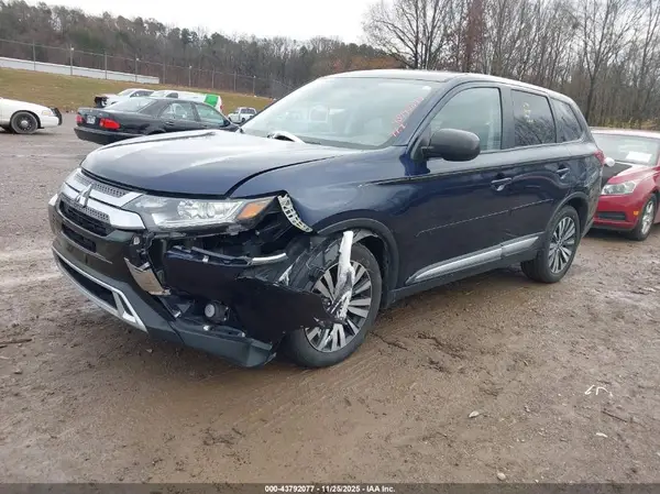 JA4AD2A33KZ021821 2019 MITSUBISHI OUTLANDER - Image 2