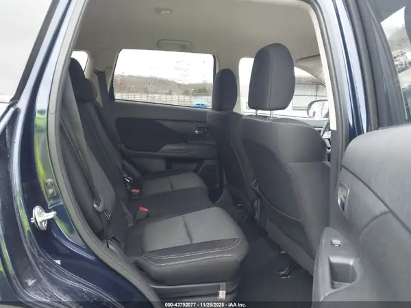 JA4AD2A33KZ021821 2019 MITSUBISHI OUTLANDER - Image 8