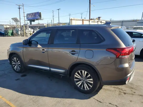 JA4AD2A33KZ026291 2019 MITSUBISHI OUTLANDER - Image 2
