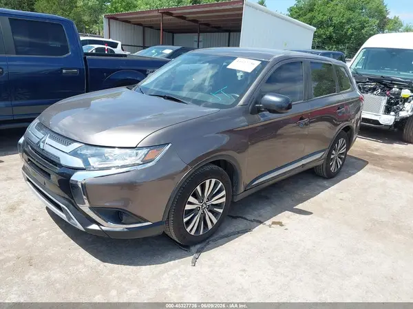 JA4AD2A33KZ055094 2019 MITSUBISHI OUTLANDER - Image 2