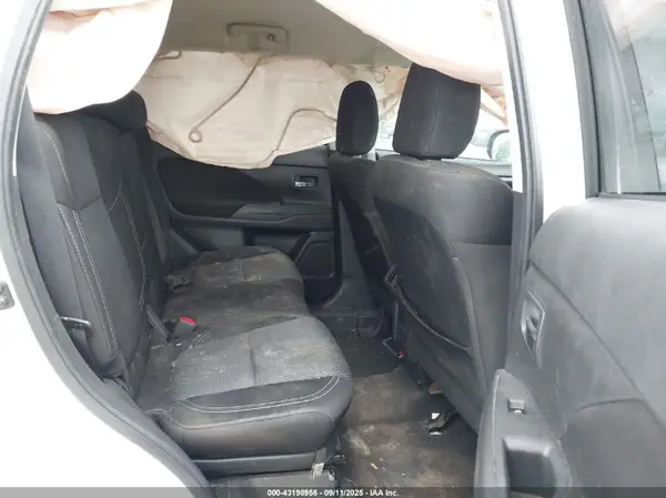JA4AD2A33LZ011663 2020 MITSUBISHI OUTLANDER - Image 8