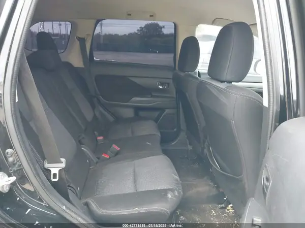 JA4AD2A34GZ012777 2016 MITSUBISHI OUTLANDER - Image 8