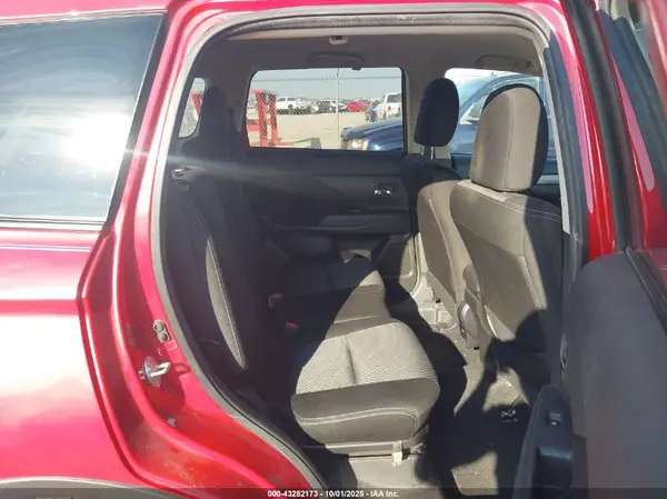 JA4AD2A34GZ042037 2016 MITSUBISHI OUTLANDER - Image 8