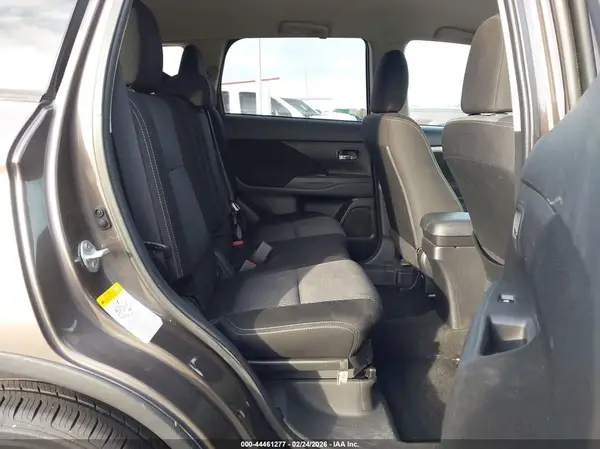 JA4AD2A34HZ011422 2017 MITSUBISHI OUTLANDER - Image 8