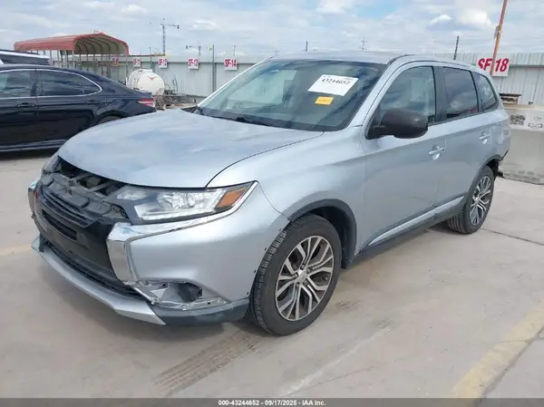 JA4AD2A34HZ013672 2017 MITSUBISHI OUTLANDER - Image 2