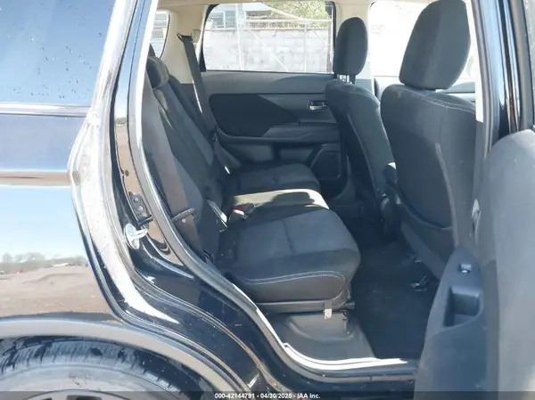 JA4AD2A34HZ021058 2017 MITSUBISHI OUTLANDER - Image 8