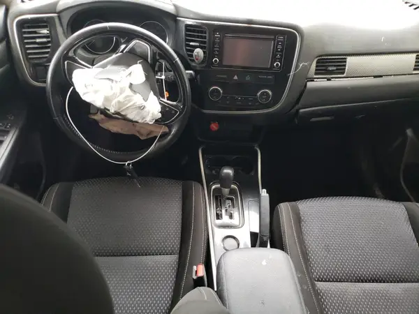 JA4AD2A34HZ027202 2017 MITSUBISHI OUTLANDER - Image 8