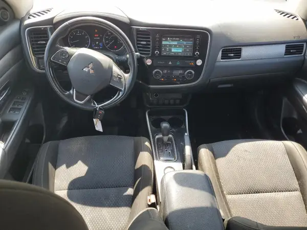 JA4AD2A34HZ028382 2017 MITSUBISHI OUTLANDER - Image 8