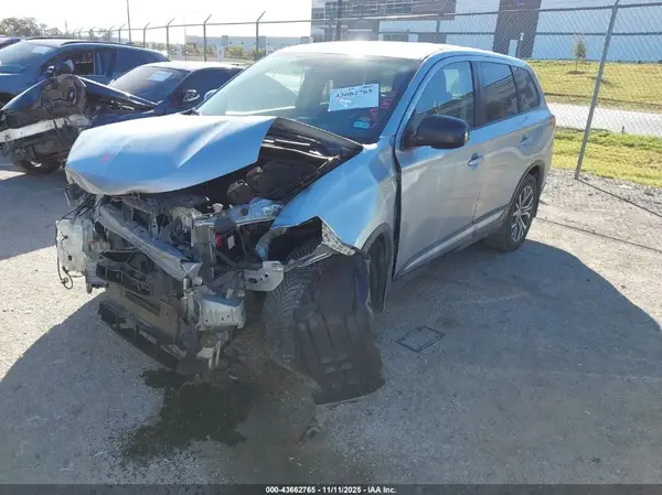 JA4AD2A34HZ030357 2017 MITSUBISHI OUTLANDER - Image 2
