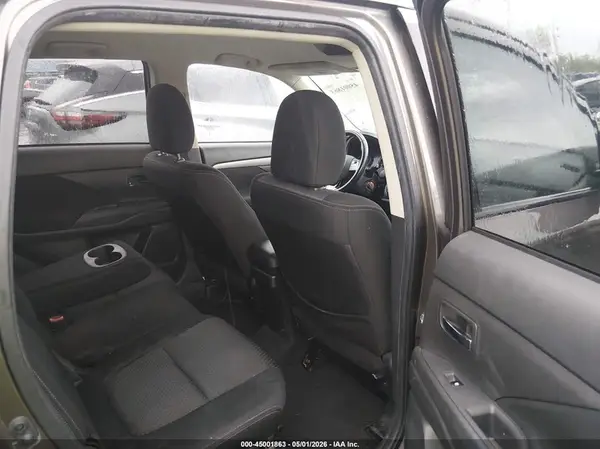 JA4AD2A34HZ033856 2017 MITSUBISHI OUTLANDER - Image 8