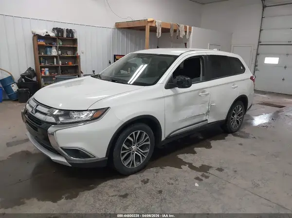 JA4AD2A34HZ051936 2017 MITSUBISHI OUTLANDER - Image 2