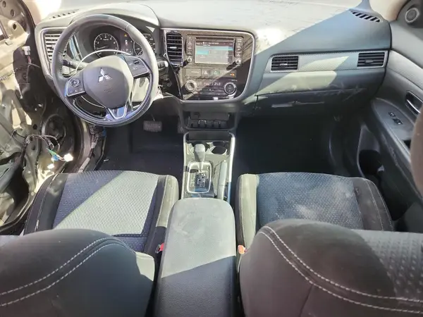 JA4AD2A34HZ053718 2017 MITSUBISHI OUTLANDER - Image 8